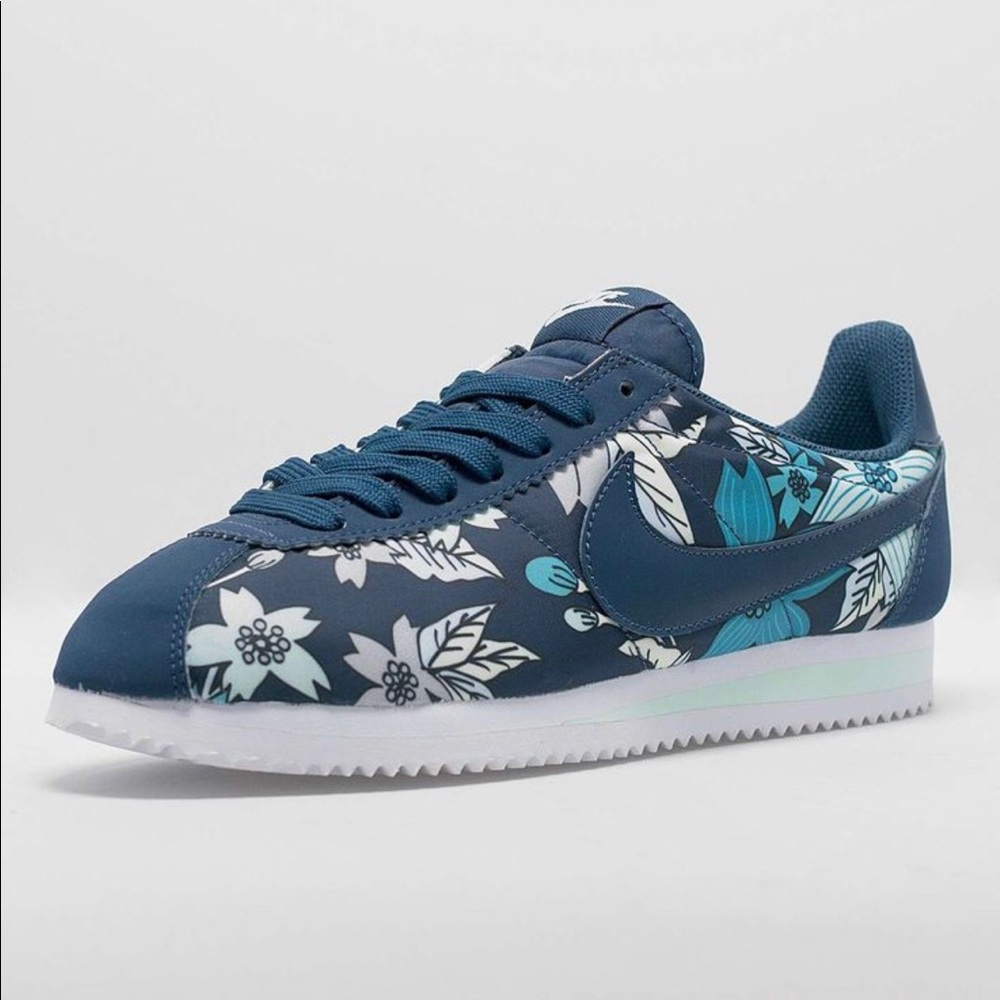 Nike Cortez Aloha Sneakers!
